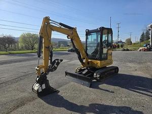 Mini-excavatrice sur chenilles CAT 303CR à prix d'usine abordable, avec valve hydraulique, poids opérationnel et prête à être livrée - Product Image 2