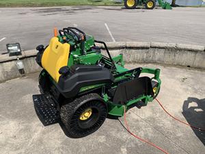 Cortadora de Césped a Gasolina John Deere para Parques, Granjas y Paisajismo - Product Image 4