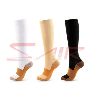 Meilleur prix Chaussettes décontractées en coton pour hommes de haute qualité, respirantes, douces et solides, noires, confortables, avec logo personnalisé, vente en gros - Product Image 1