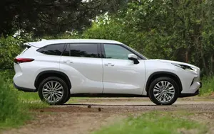 2025 Highlander Usado, Sedán AWD, Motor Turbo 4L, Asientos de Cuero, Neumáticos R18, Opciones Traseras Oscuras - Product Image 6