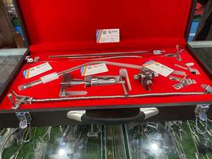 Juego Completo de Retractor Cerebral Leyla con Brazos Flexibles Ajustables y Estuche de Madera Manual Mahersi - Product Image 2