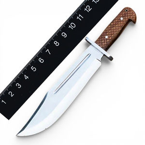 Couteau Bowie de chasse et de camping à lame fixe pleine longueur en acier inoxydable fait main, à bord dentelé, avec manche en bois et étui en cuir - Product Image 4