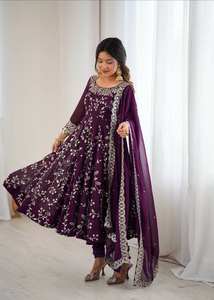 Ensemble de costume Anarkali brodé élégant avec dupatta - Product Image 2