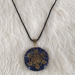 Collar con colgante de piedra preciosa para hombres y mujeres, lazuli, orgonita, forma redonda, semipreciosa - Product Image 1