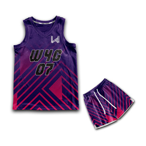 Ensemble de maillots de basket-ball personnalisés pour hommes adultes 100% polyester respirant évacuation de l'humidité séchage rapide transfert de chaleur imprimé sans manches - Product Image 1