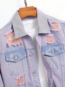 Chaqueta Vaquera Azul Claro Desgastada y Transpirable, Hecha a Medida, Estilo Casual, con Botones, Corte Regular, para Primavera - Product Image 4