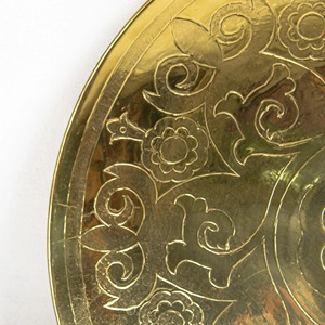 Plato decorativo de latón dorado de estilo Vintage hecho a mano con patrones florales intrincados plato para servir decoración del hogar para Metal - Product Image 3