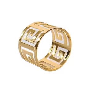 Servilletero de Metal con revestimiento dorado de lujo, accesorio de mesa decorativo elegante para Banquete de boda, banquete, uso en Hotel - Product Image 1