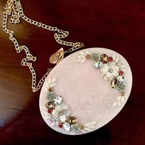 Bolso de mano con nombre personalizado, bolso de diseñador de resina bordada, monedero Vintage con acabado de diamantes de imitación para mujer, bolso de mano para aniversario de boda - Product Image 4