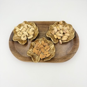 ชุดชามใส่ผลไม้แห้งรูปใบบัว ดีไซน์ใหม่ ทำจากอะลูมิเนียมเคลือบ PVD สีทอง จำนวน 2 ใบ พร้อมถาด สำหรับงานปาร์ตี้ งานแต่งงาน ใช้ในบ้านและร้านอาหาร - Product Image 2