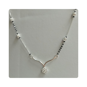 ค้นพบมังกัลสุตราเงินสเตอร์ลิงที่เป็นเอกลักษณ์ในตัวเอง ฉลองความมุ่งมั่นของคุณด้วยมังกัลสุตราเงินสเตอร์ลิงของเรา - Product Image 1