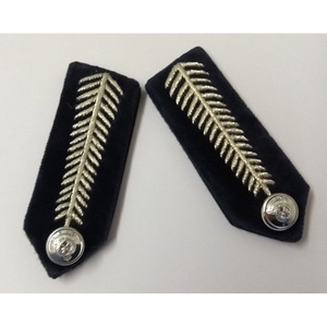 ปกเสื้อแบบมีแถบปักลายทอง กระดุมทรงโดมเล็กเรียบๆ ชุดเครื่องแบบสีน้ำเงิน พร้อมตราปักปกเสื้อ - Product Image 6