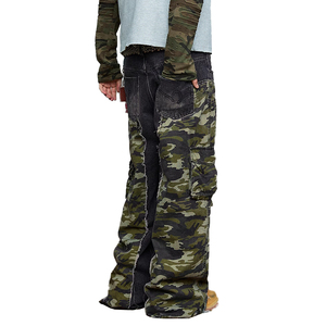 Pantalon cargo évasé en denim stretch coton, coupe slim, taille mi-haute, effet délavé camouflage personnalisé, bords bruts, patchwork, style streetwear - Product Image 2