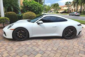 2021 911 Carrera S Coupé, boîte manuelle 7 vitesses, pack SportDesign, peu modifié, appartenant à un propriétaire de Floride - Product Image 3