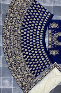 Lembogee lehenga เจ้าสาวกำมะหยี่หรูหราพร้อมงานปักหนักและลูกไม้ Moti dupatta เปิดตัวใหม่ชุดแต่งงานสำหรับปาร์ตี้ - Product Image 3