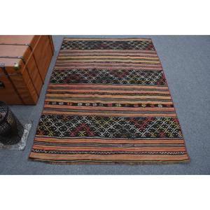 Tapis turc vintage, tapis de sol de 4,3 x 6,1 pieds, tapis kilim noir à motifs floraux - Product Image 1