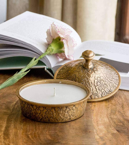 Elegante tarro de vela de cobre de mecha múltiple con una tapa adornada con flores. Decoración de lujo para el hogar, disponible a precios al por mayor - Product Image 4