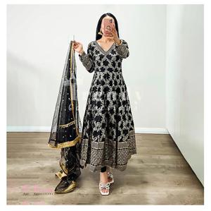 Look traditionnel de haute qualité nouveau à la mode Salwar Kameez broderie lourde Sequin travail Kurti haut bas et Dupatta - Product Image 1