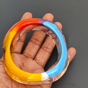 Pulsera de resina de moda Accesorios elegantes para hombres y mujeres de la India - Product Image 3