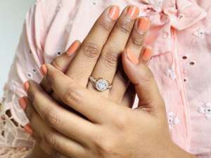 Bague de mode exclusive de style classique au design unique de 14k bijoux fins pour les fiançailles, l'amour et la promesse d'un fournisseur en gros direct - Product Image 5