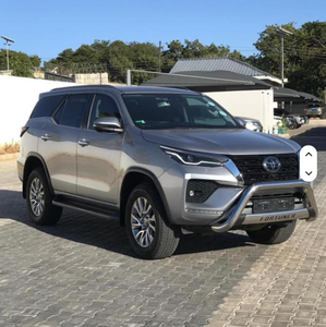 Toyota Fortuner trong kho tươi và sạch sẽ điều kiện tuyệt vời Giao hàng nhanh tay lái bên trái tay lái không có lịch sử tai nạn - Product Image 5