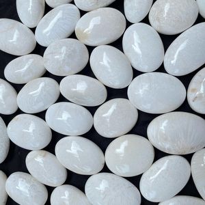 New Arrival Feng Shui Carved Ashtray High-Polished Scolecite <b>Crystal</b> Palm Stone for Healing Massage White <b>Raw</b> Wholesale Price - Product Image 4