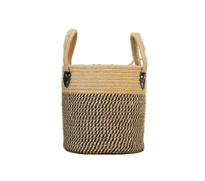 Panier à linge haut en herbe de mer tissé à la main, rustique et écologique, Artex Dong Thap, avec motif géométrique noir et design multifonctionnel - Product Image 1