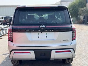 Nouveau Nissan Patrol LE Titanium 2026, moteur essence 3.5L, Euro 6, transmission automatique, 7 places, conduite à gauche, couleur gris, 425 ch - Product Image 5