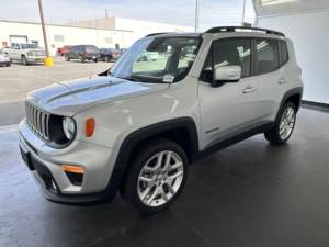 Jeep Renegade 2021 d'occasion propre - Product Image 2