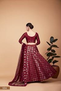 Nouvelle variété de Lehenga Choli en soie Tebby avec broderie de fils et de sequins, vente en gros, approvisionnement en usine, achat en ligne en Inde - Product Image 4