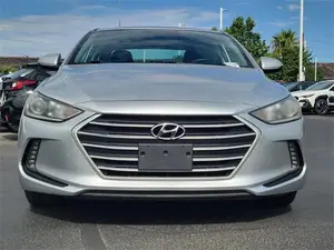 2017 para Elantra Sedán con Volante a la Izquierda, Asientos de Cuero, Luces LED - Product Image 3