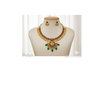 Ensemble de collier indien tendance en or mat de qualité supérieure avec boucles d'oreilles et mangalsutra pour bijoux de temple nuptiaux et tenues de mariage
