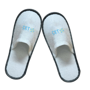 Pantoufles de spa d'intérieur avec logo personnalisé de haute qualité, confortables et jetables, antidérapantes, pour l'hospitalité, les voyages en plastique pour l'hôtel - Product Image 5