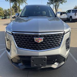 Cadillac XT4 Premium Luxury 2025 d'occasion en excellent état - Product Image 1