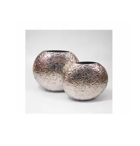Vases à fleurs décoratifs pour la décoration intérieure des plantes Vases à fleurs en métal Vases pots de qualité supérieure au prix de gros - Product Image 1