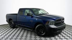 2023 RAM 1500 Tradesman Asientos de cuero usados Interior oscuro R19 Tamaño del neumático Dirección izquierda - Product Image 3