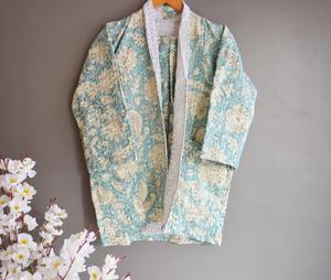 Veste blazer matelassée à imprimé floral fait à la main Style bohème veste chauffante pour le corps veste vêtements de plage hiver Kantha manteau matelassé - Product Image 4