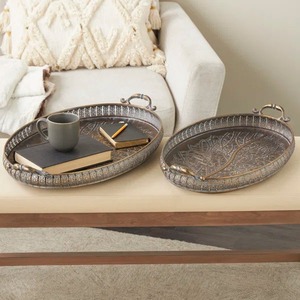 Ensemble de 2 plateaux de service à motif de feuilles, parfaits pour les événements invitant des invités, les réunions familiales, les réceptions et les cadeaux, en provenance d'Inde. - Product Image 3