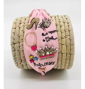 Bandeaux brodés à la main de qualité export, blancs et scintillants, avec un ajustement doux et rembourré, faciles à porter, entièrement perlés à la main - Product Image 5