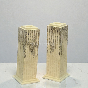 Sculpture de tour élégante en nacre faite à la main avec porte-bougie, ensemble décoratif en incrustation de coquillages pour la maison ou l'hôtel en provenance du Vietnam - Product Image 5