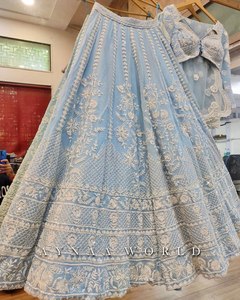 Designer de luxe nuptiale Lehenga Organza doux et lourd avec paillettes de Chine travail et Dupatta assorti pour les célébrations de mariage élégantes - Product Image 2