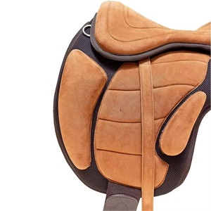 Selle de dressage anglaise personnalisée, confortable, endurance, cuir véritable, conçue avec la dernière technique pour l'équitation - Product Image 3