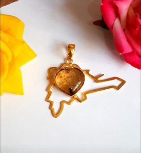 New Arrival Men's Silver & Gold Plated <b>Heart</b> Shape Amber Pendant Bezel Setting Hindu Inspired Jewelry for Parties for Children - Product Image 1