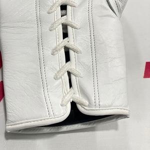 Gants de boxe professionnels personnalisés en cuir de vachette véritable, blancs, à lacets, pour le combat et le sparring, OEM ODM - Product Image 5