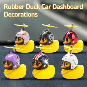 Accessori per campane di bicicletta all'ingrosso con anatra di gomma gialla promozionale classico Logo personalizzato con casco - Product Image 2