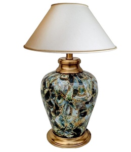 Lampe de TABLE personnalisée en céramique, STYLE moderne, luminaire décoratif d'intérieur, idéal pour une TABLE de chevet - Product Image 1