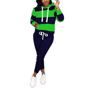 Survêtements d'hiver deux pièces à manches longues pour femmes de grande taille Sweat à capuche et pantalon de survêtement 2 couleurs avec sublimation pour les sports d'hiver - Product Image 4