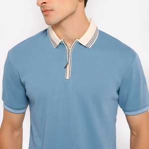 เสื้อยืดคอโปโลทรงเข้ารูปปกติสีฟ้าของผู้ชายผ้าฝ้ายสีตัดกันมีปกพับลงและปิดด้วยซิป - Product Image 3