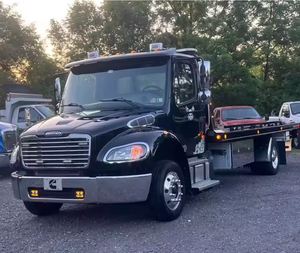 Camions de remorquage à plateau basculant Freightliner 2017 en stock – Moteur diesel Cummins, transmission automatique, camion d'occasion pour expédition mondiale - Product Image 1