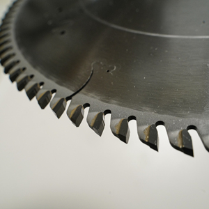 Gmn ใบเลื่อยวงเดือนแบบอุตสาหกรรมเชื่อมความถี่สูง300มม. สำหรับไม้อัดแผ่นไม้อัด MDF 3.2x30x96T เลเซอร์แบบร้อน - Product Image 4